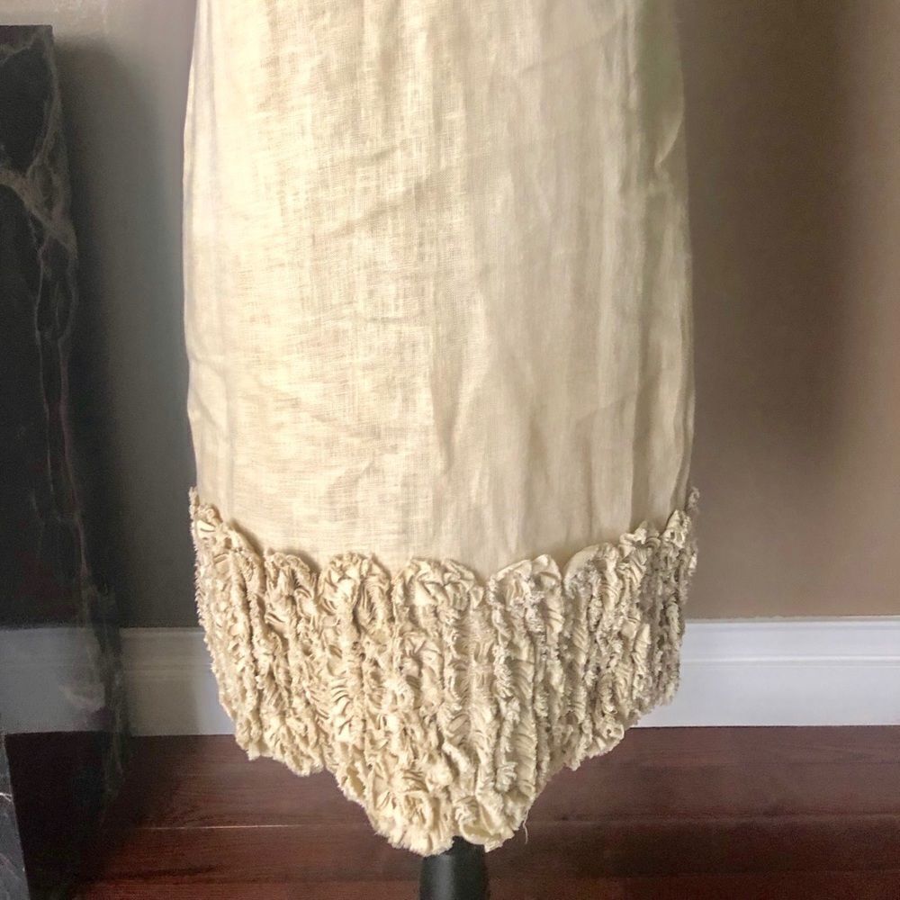 Taylor Linen Dress With Ruffle Design - Picture 4 of 8